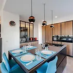 L'envolee - Charming T2 With Terrace Air Conditioning