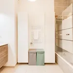 Apartament L'envolee - Charming T2 With Terrace Air Conditioning